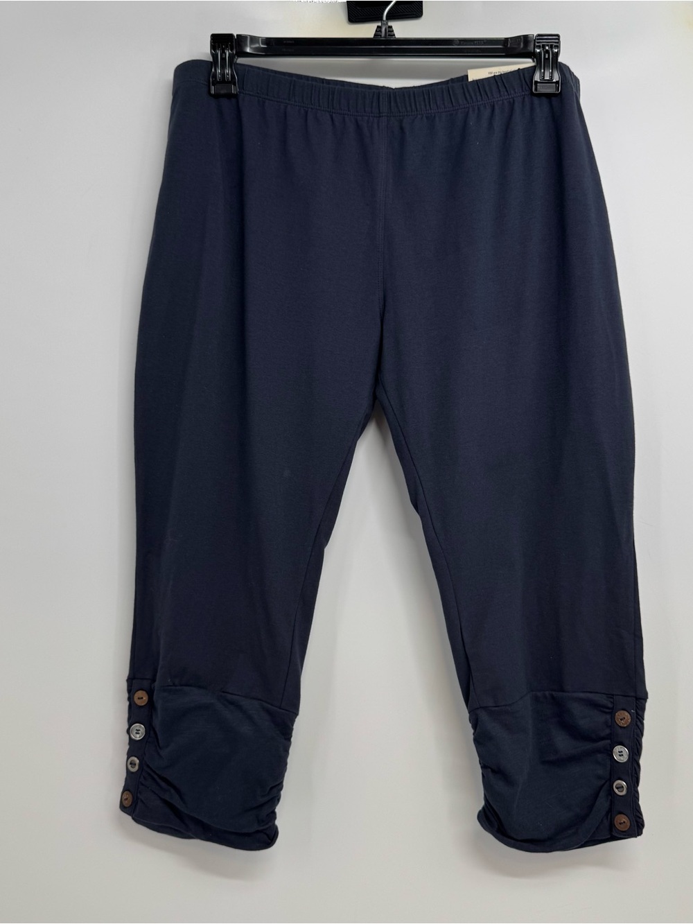 NWT Soft Surroundings Pants Womens 1X (18W/20W) Capri Leggings Ruched Button Hem